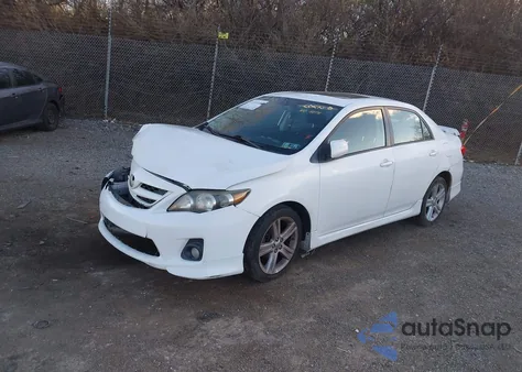 2013 Toyota Corolla S z USA, uszkodzony, nr VIN 2T1BU4EE3DC967111